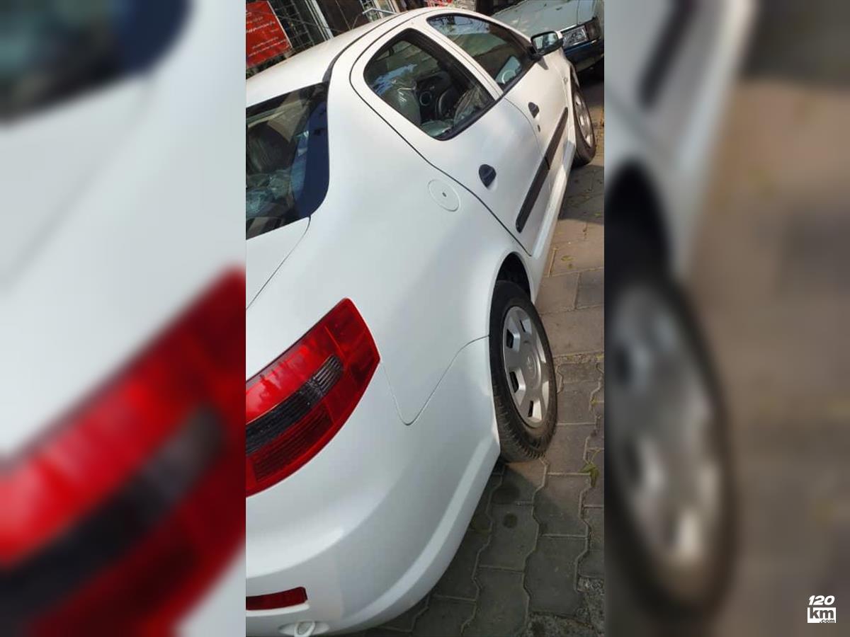 فروش رانا LX ۱۳۹۸ سفید بدون رنگ ارومیه (۶ آذر ۱۴۰۴)