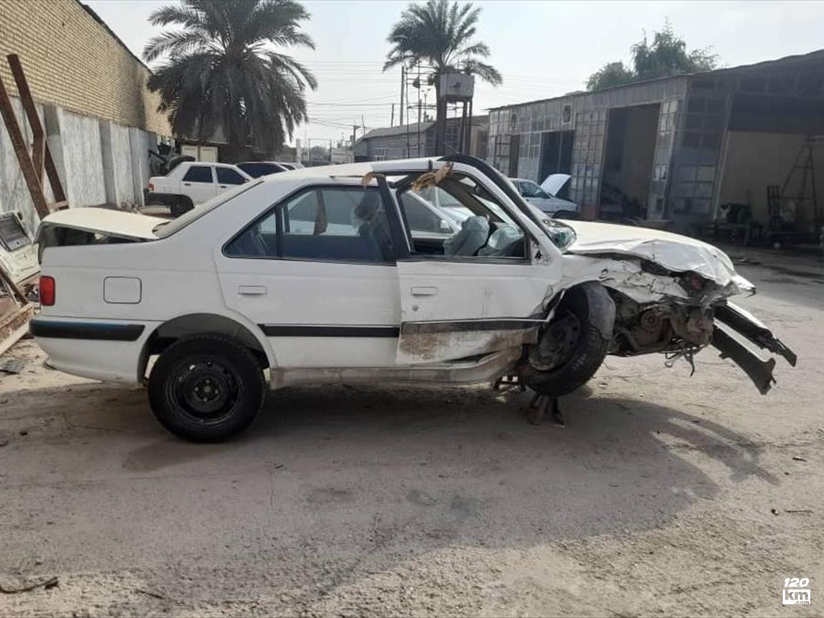 فروش پژو پارس LX ۱۴۰۲ سفید تصادفی اهواز زرگان (۱۰ آذر ۱۴۰۴)