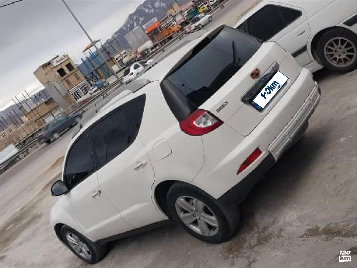 فروش جیلی GC6 ۱۳۹۲ (کم کارکرد) سفید دو لکه رنگ خرم آباد (۱۱ آذر ۱۴۰۴)