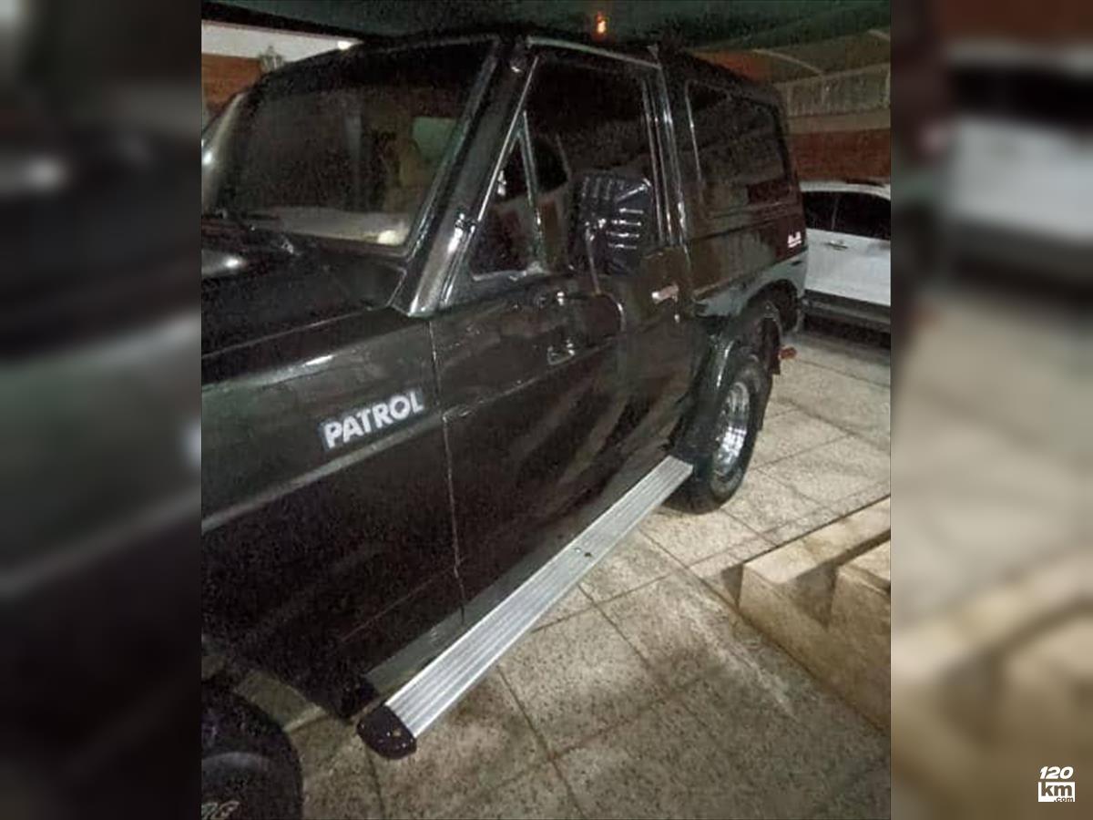 فروش نیسان پاترول دو در ۱۳۷۶ مشکی بدون رنگ کرمان (۱۵ آذر ۱۴۰۴)