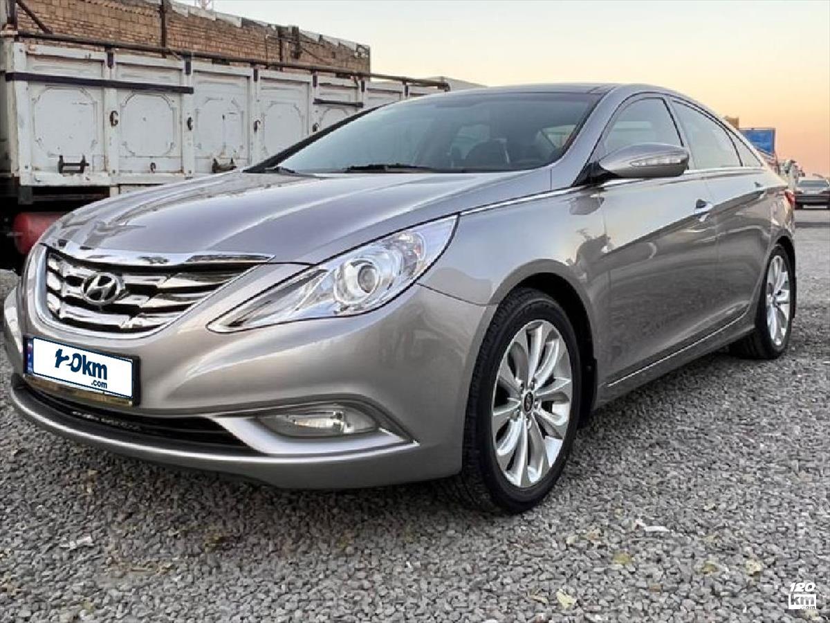 فروش هیوندای سوناتا YF ۲۰۱۲ تیتانیومی یک لکه رنگ همدان (۲۵ آذر ۱۴۰۴)