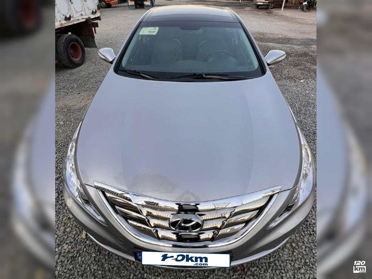 فروش هیوندای سوناتا YF ۲۰۱۲ تیتانیومی یک لکه رنگ همدان (۲۵ آذر ۱۴۰۴)