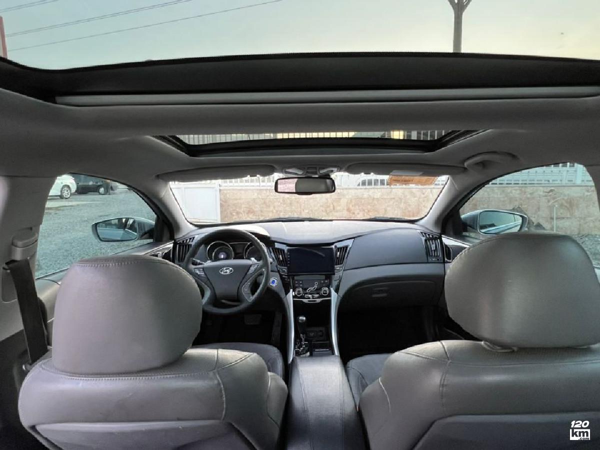 فروش هیوندای سوناتا YF ۲۰۱۲ تیتانیومی یک لکه رنگ همدان (۲۵ آذر ۱۴۰۴)