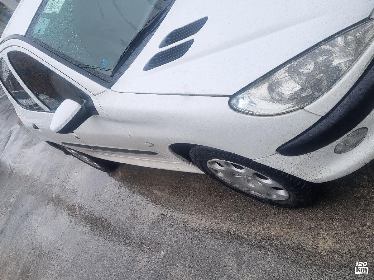 فروش پژو 206 تیپ 5 ۱۳۹۳ سفید بدون رنگ اراک (۲۸ آذر ۱۴۰۴)