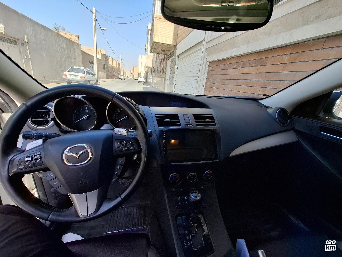 فروش مزدا 3 صندوقدار ۱۳۹۶ سفید بدون رنگ یزد بلوار دهه فجر (۱ دی ۱۴۰۴)