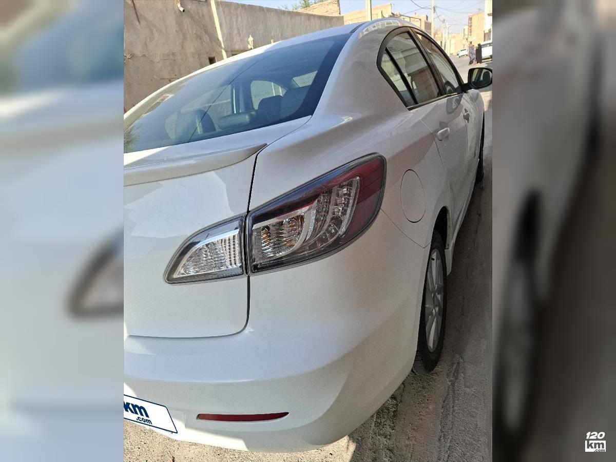 فروش مزدا 3 صندوقدار ۱۳۹۶ سفید بدون رنگ یزد بلوار دهه فجر (۱ دی ۱۴۰۴)