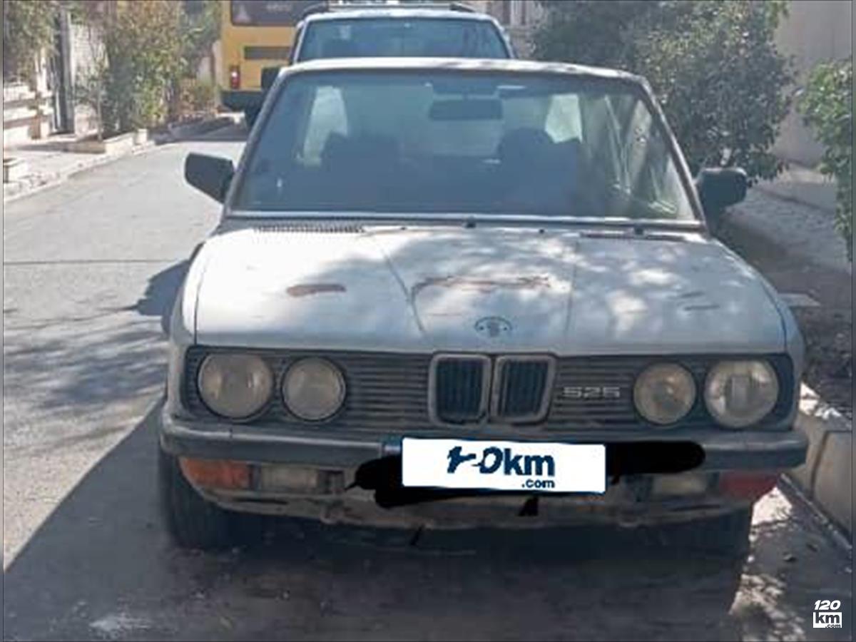 فروش بی ام و سری 5 525i ۱۹۸۲ (کم کارکرد) نقره آبی دور رنگ کرج فردیس (۱ دی ۱۴۰۴)