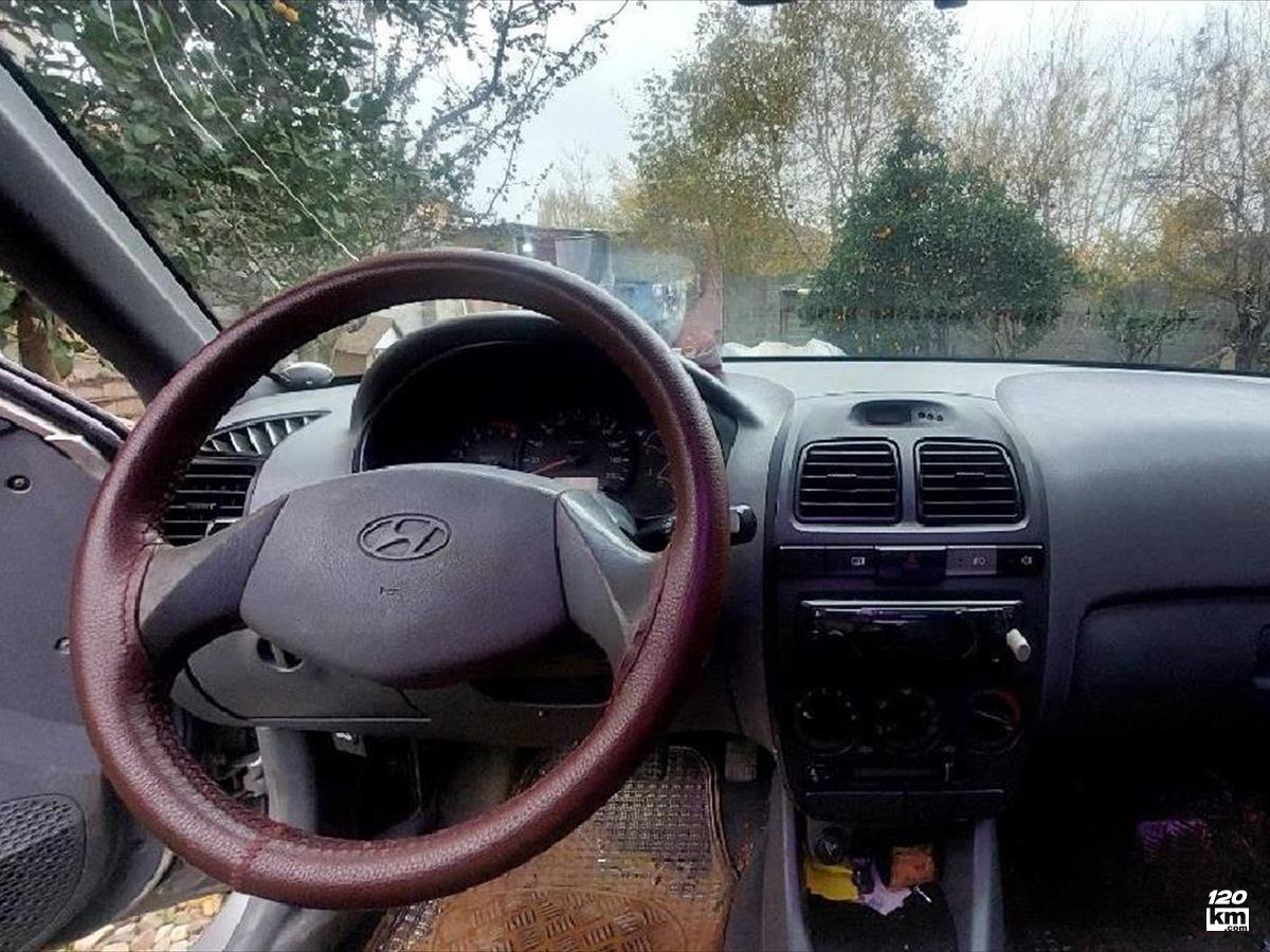 فروش هیوندای ورنا ۱۳۸۴ نقره ای چند لکه رنگ مازندران قائم شهر (۲ دی ۱۴۰۴)