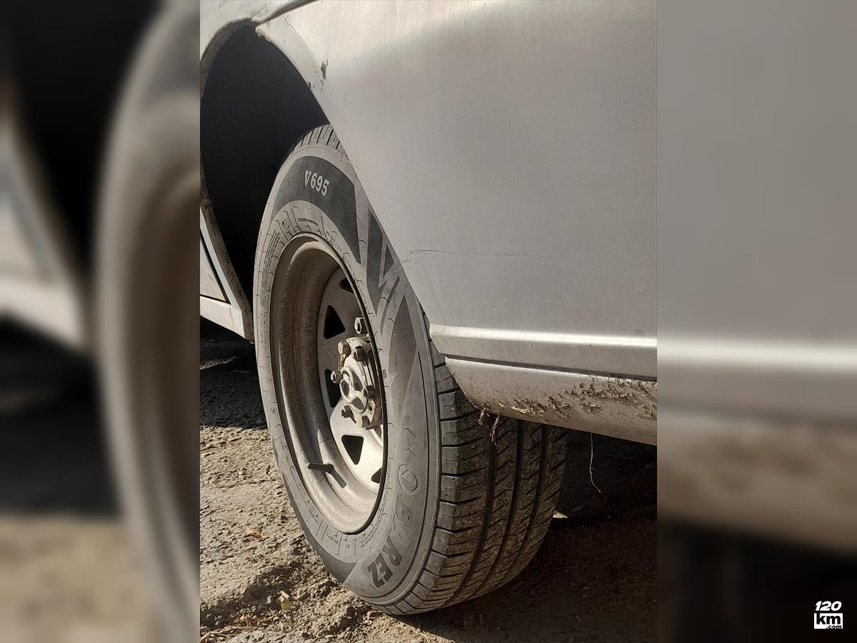 فروش کاروان ۱۳۸۳ (کم کارکرد) نقره ای بدون رنگ مشهد احمدآباد (۵ دی ۱۴۰۴)