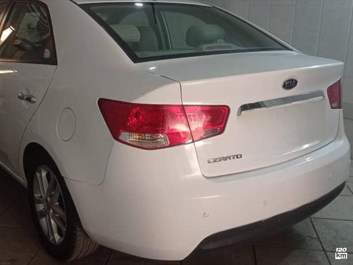 فروش کیا سراتو 2000cc ۱۳۹۵ سفید بدون رنگ اصفهان مشتاق (۱۴ دی ۱۴۰۴)