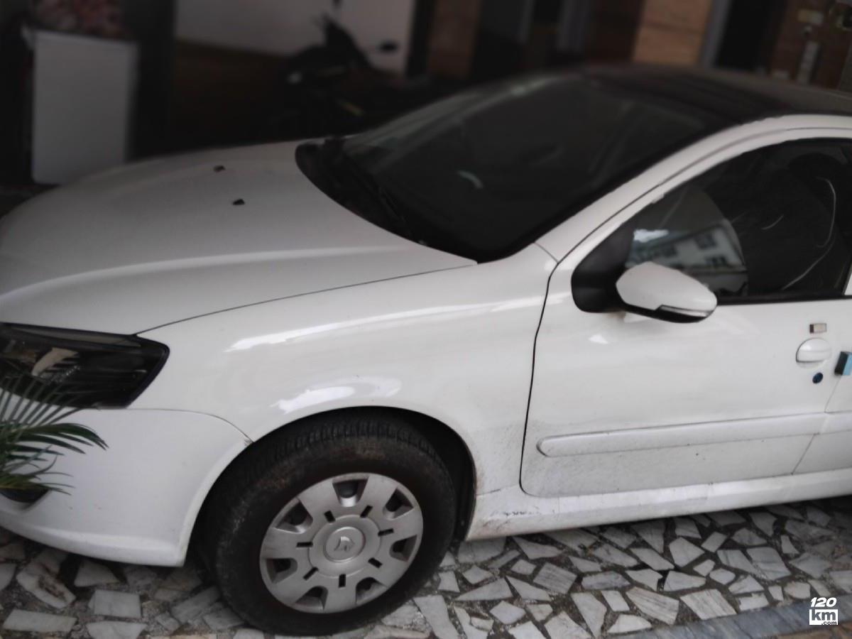 فروش رانا LX ۱۴۰۲ (کم کارکرد) سفید بدون رنگ رشت معلم (۲۱ دی ۱۴۰۴)