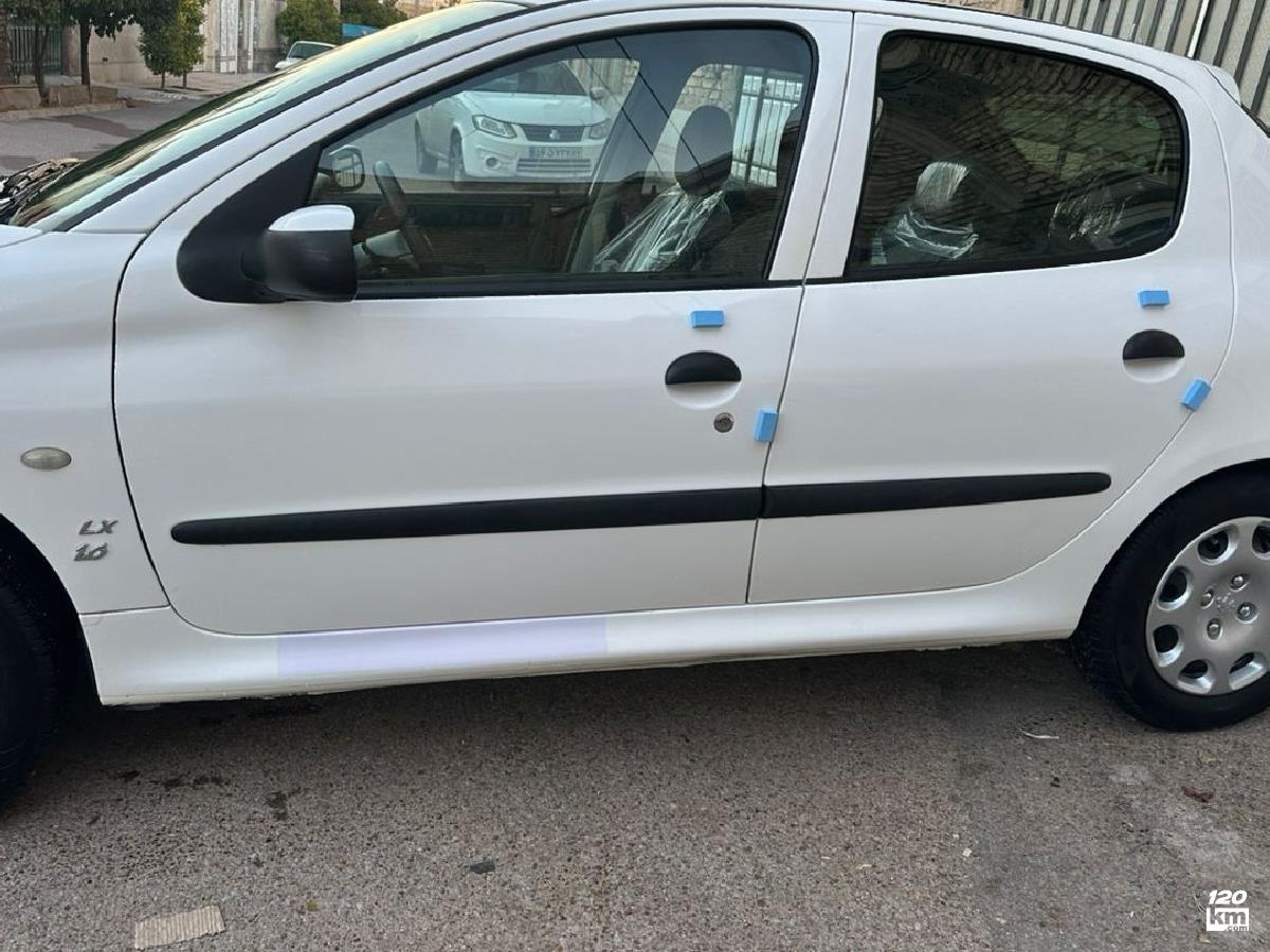 فروش پژو 206 تیپ 5 ۱۳۹۹ سفید بدون رنگ شیراز میانرود (۲۱ دی ۱۴۰۴)