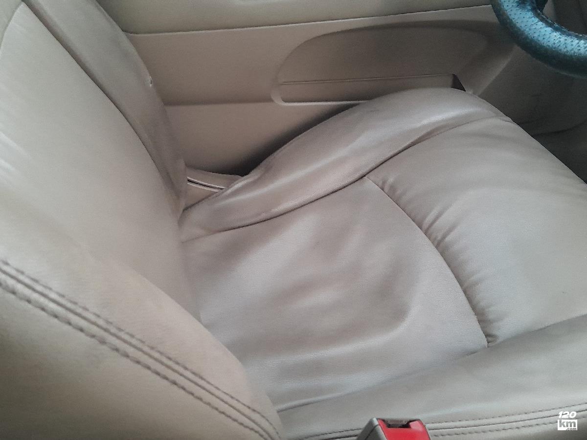 فروش ام وی ام 530 ۱۳۹۳ سفید یک لکه رنگ یزد میدان مسکن (۲۱ دی ۱۴۰۴)