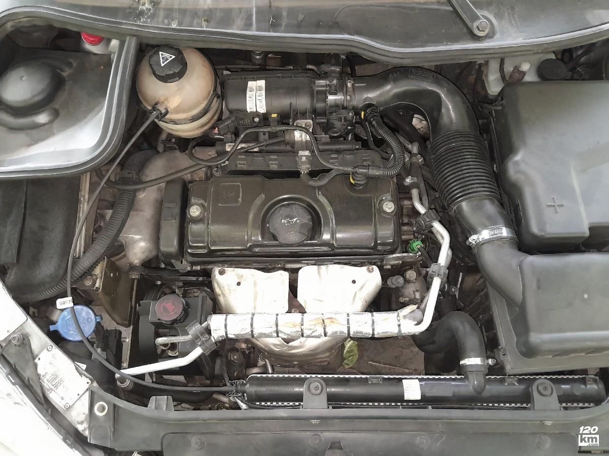 فروش پژو 206 تیپ 3 ۱۳۸۳ نقره ای چند لکه رنگ تهران باغ فیض (۲۷ دی ۱۴۰۴)