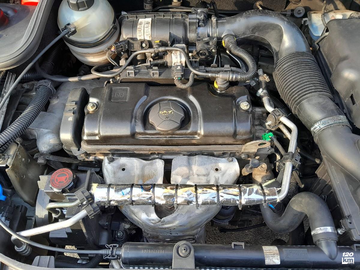 فروش پژو 206 تیپ 3 ۱۳۸۳ نقره ای چند لکه رنگ تهران باغ فیض (۲۷ دی ۱۴۰۴)