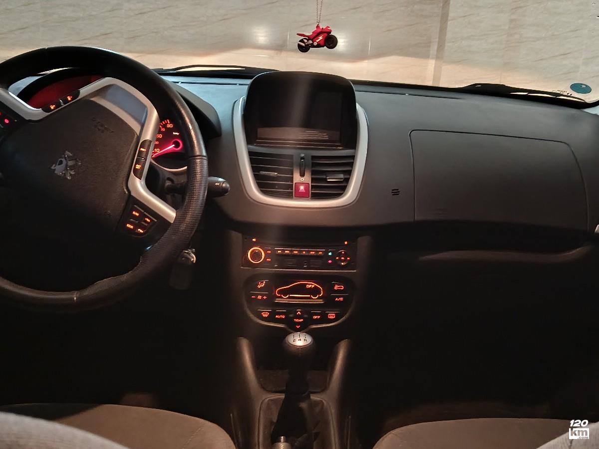 فروش پژو 207 ۱۴۰۲ سفید بدون رنگ رشت نخود چر (۲۸ دی ۱۴۰۴)