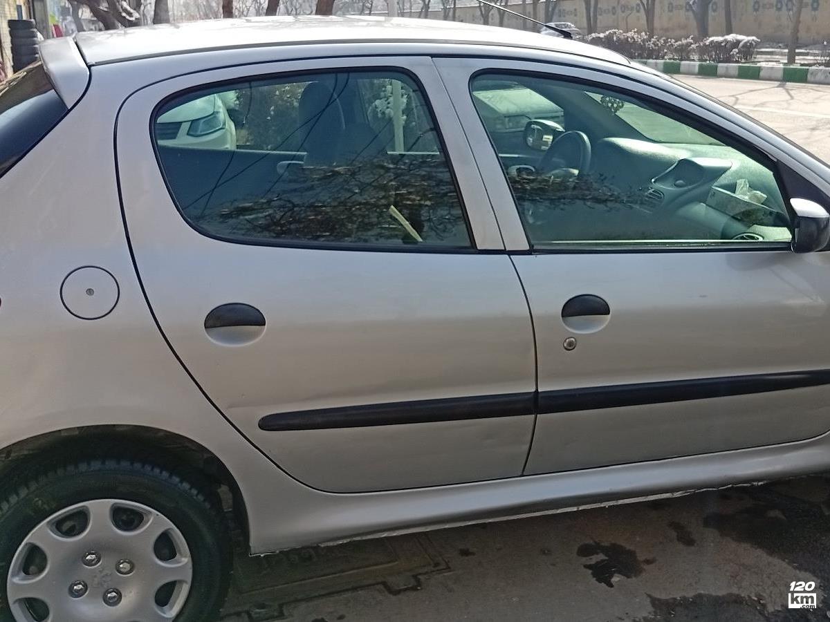 فروش پژو 206 تیپ 2 ۱۳۸۵ نقره ای گلگیر تعویض مشهد طلاب (۲۹ دی ۱۴۰۴)