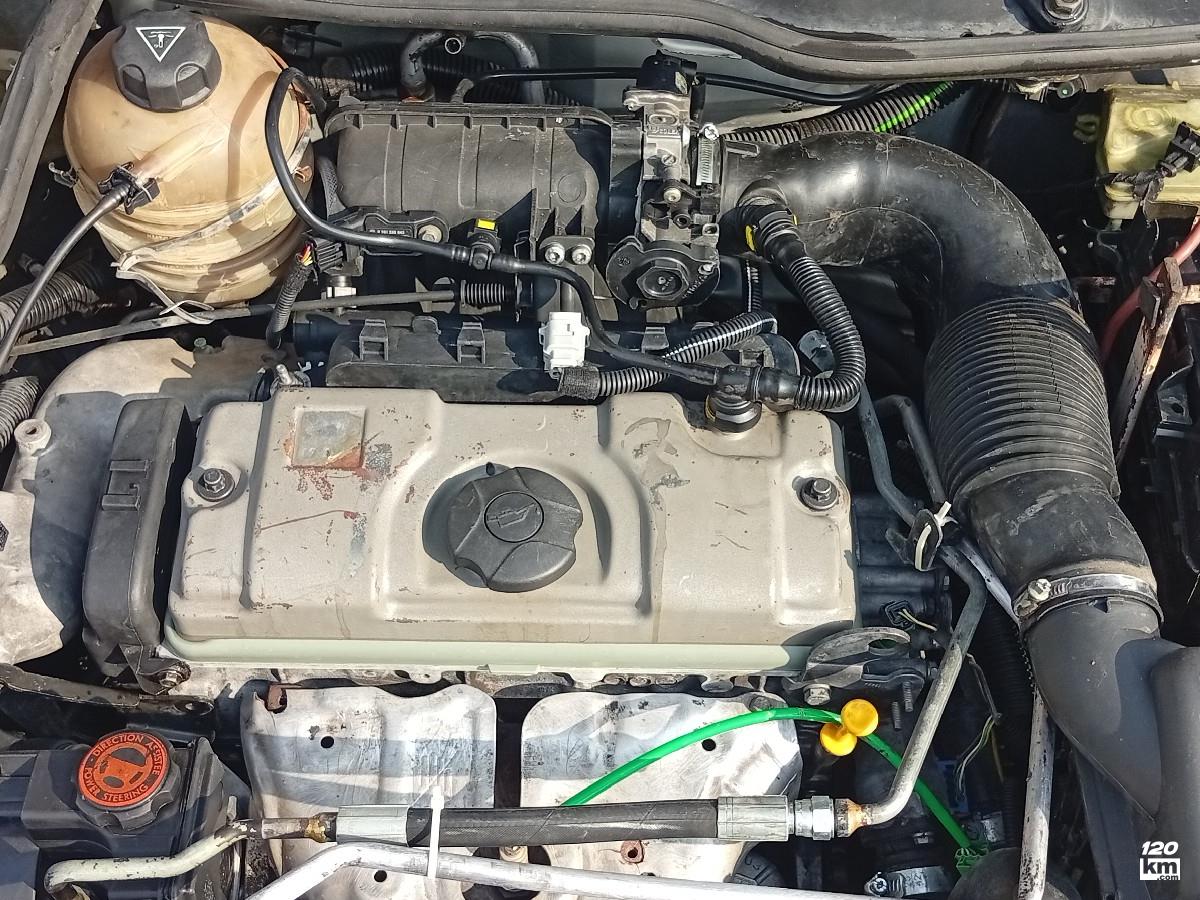 فروش پژو 206 تیپ 2 ۱۳۸۵ نقره ای گلگیر تعویض مشهد طلاب (۲۹ دی ۱۴۰۴)