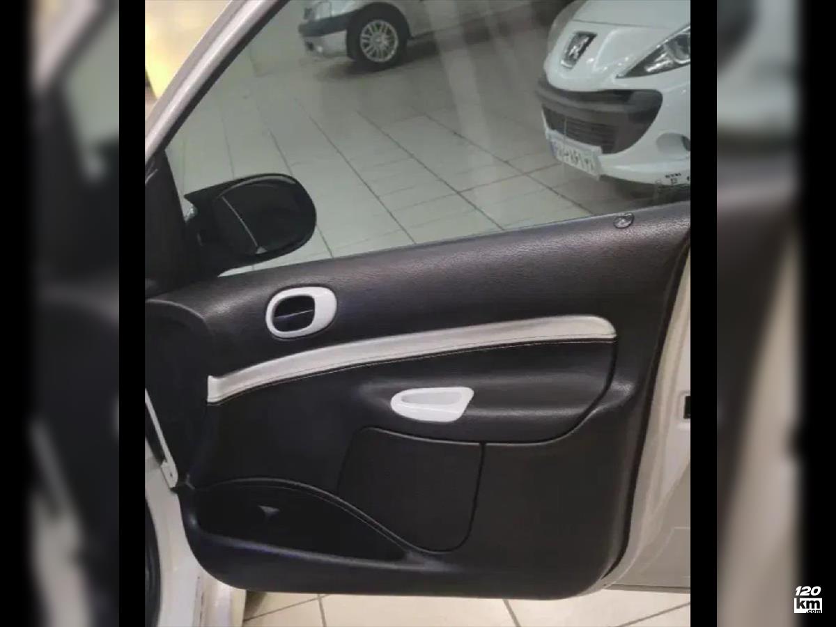 فروش پژو 206 SD V1 ۱۳۸۶ سفید دو لکه رنگ تهران رودهن (۴ بهمن ۱۴۰۴)