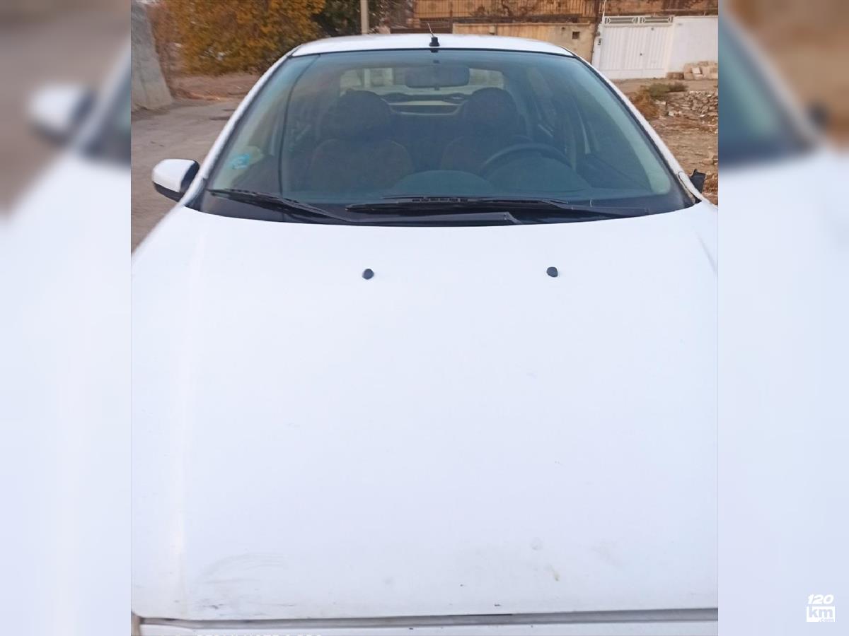 فروش رانا LX ۱۳۹۳ سفید دور رنگ اصفهان شیخ بهایی (۱۲ بهمن ۱۴۰۴)