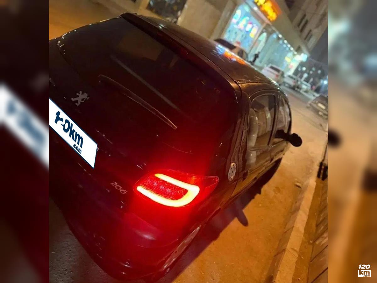 فروش پژو 206 تیپ 2 ۱۳۸۹ مشکی چند لکه رنگ مشهد بلوار الهیه (۱۳ بهمن ۱۴۰۴)