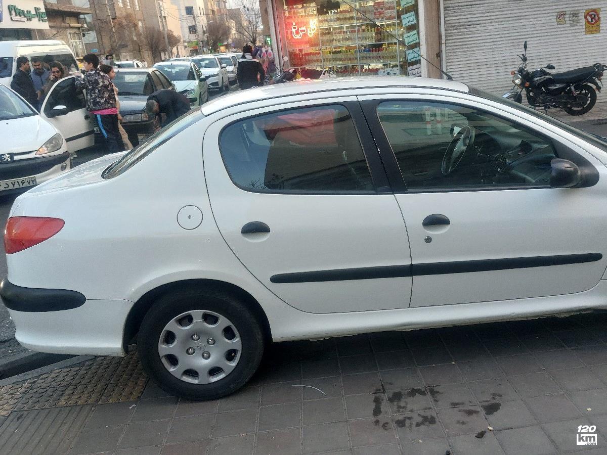 فروش پژو 206 SD V20 ۱۳۸۹ (کم کارکرد) سفید یخچالی بدون رنگ تهران افسریه (۱۴ بهمن ۱۴۰۴)