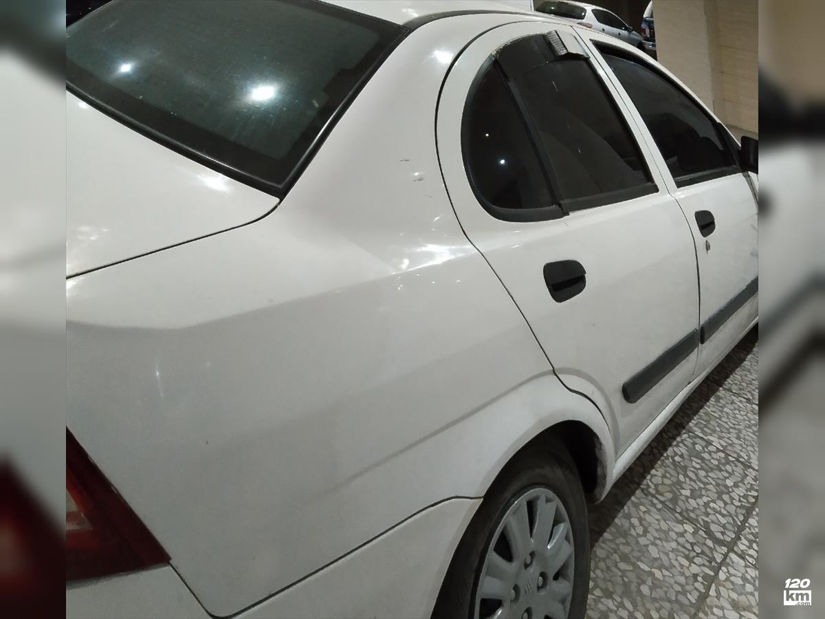 فروش تیبا صندوقدار ۱۳۹۳ دوگانه سوز سفید دور رنگ اراک (۱۵ بهمن ۱۴۰۴)