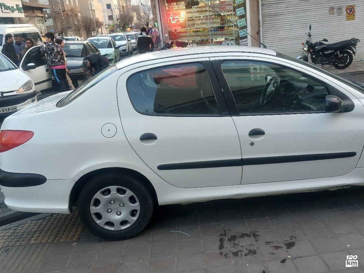 فروش پژو 206 SD V20 ۱۳۸۹ (کم کارکرد) سفید بدون رنگ تهران افسریه (۱۶ بهمن ۱۴۰۴)