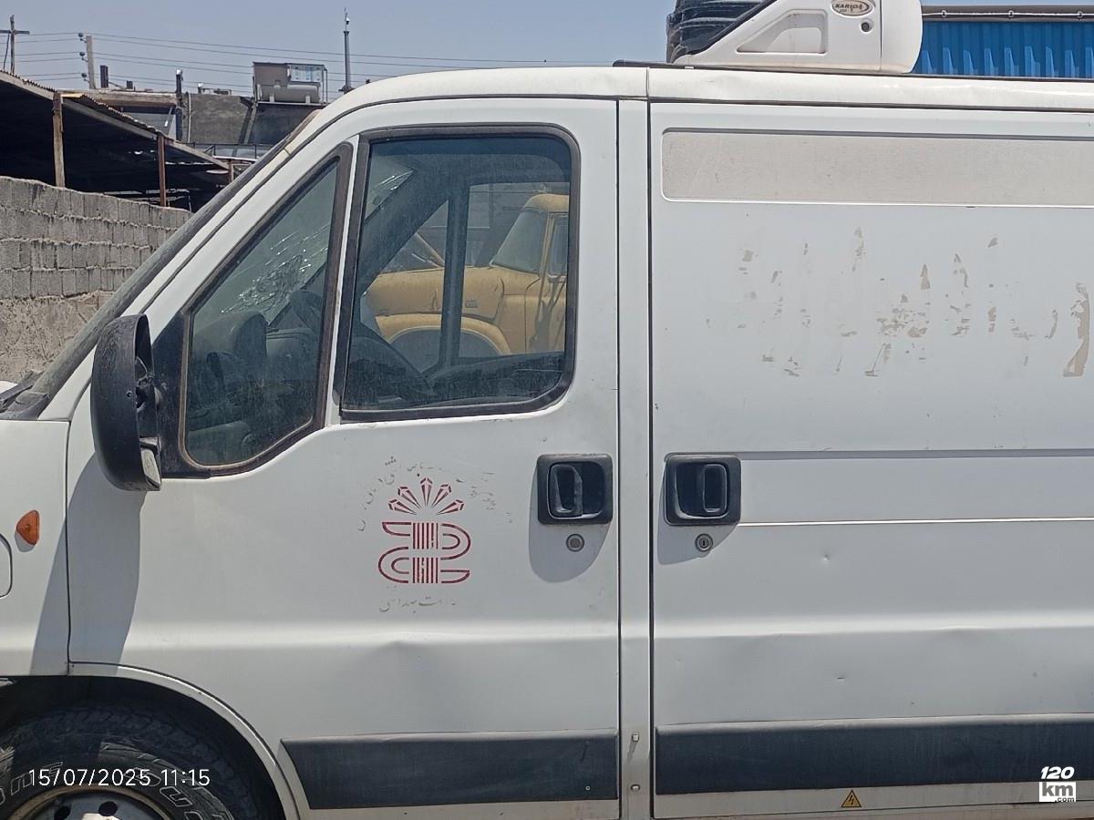 فروش فیات دوکاتو ۲۰۰۵ (کم کارکرد) سفید بدون رنگ تهران ملارد (۲۱ بهمن ۱۴۰۴)