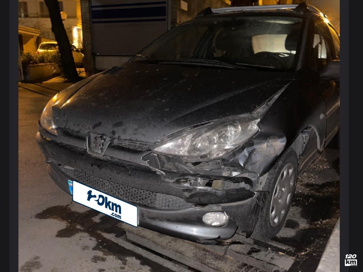 فروش پژو 206 تیپ 2 ۱۳۹۶ خاکستری گلگیر تعویض تهران دولت (۲۱ بهمن ۱۴۰۴)