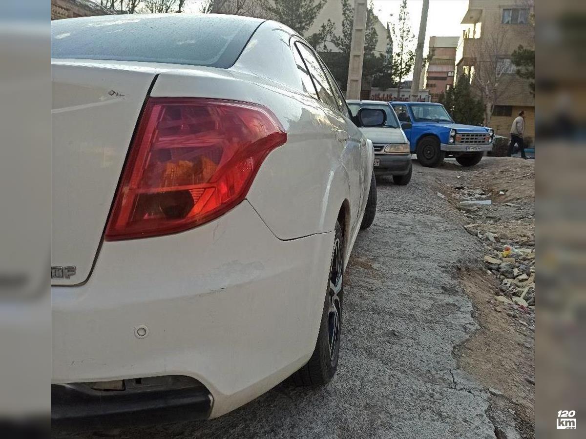 فروش بسترن B50F ۱۳۹۴ سفید دو لکه رنگ اصفهان ملک شهر (۲۴ بهمن ۱۴۰۴)