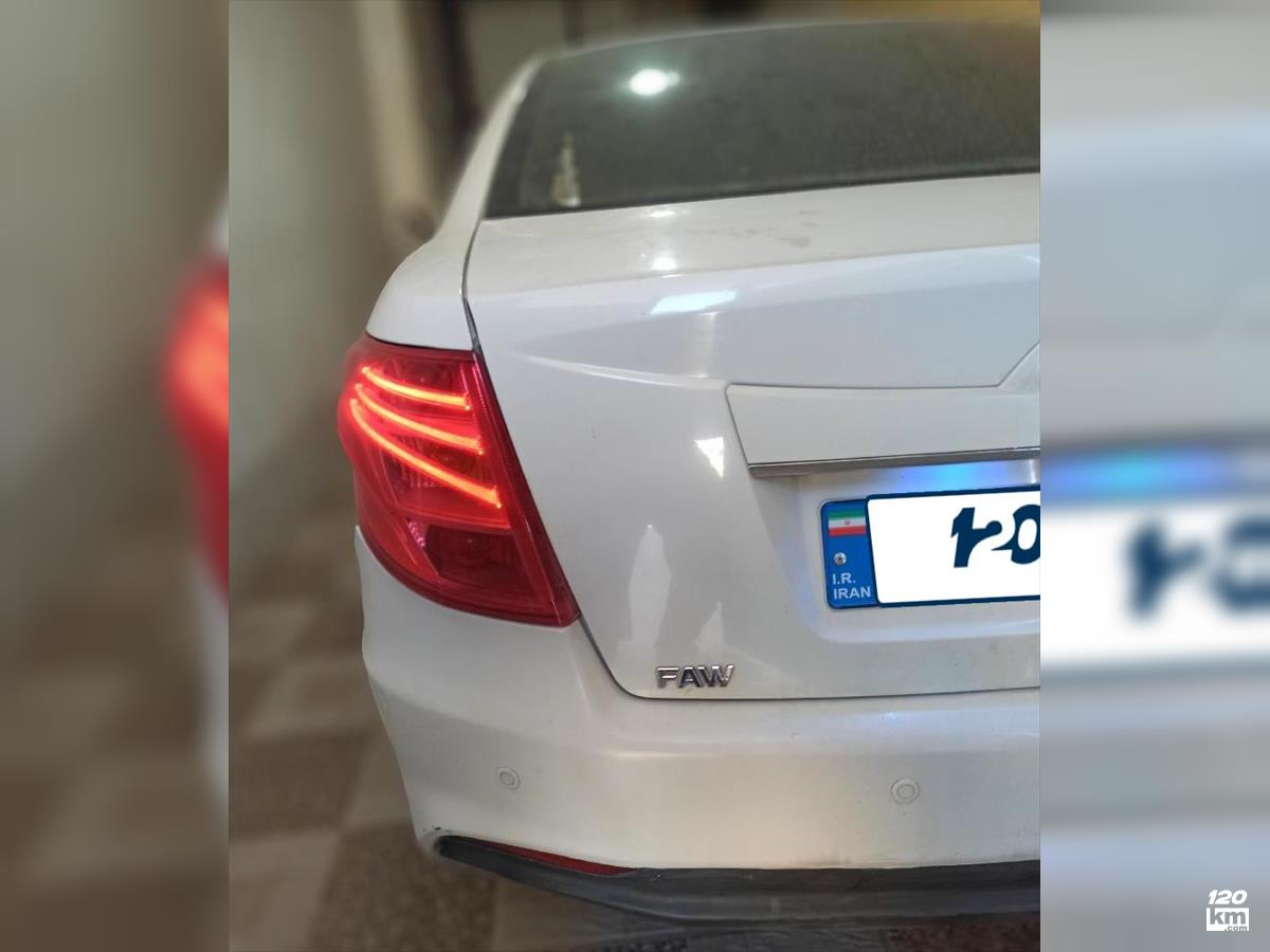 فروش بسترن B50F ۱۳۹۴ سفید دو لکه رنگ اصفهان ملک شهر (۲۴ بهمن ۱۴۰۴)