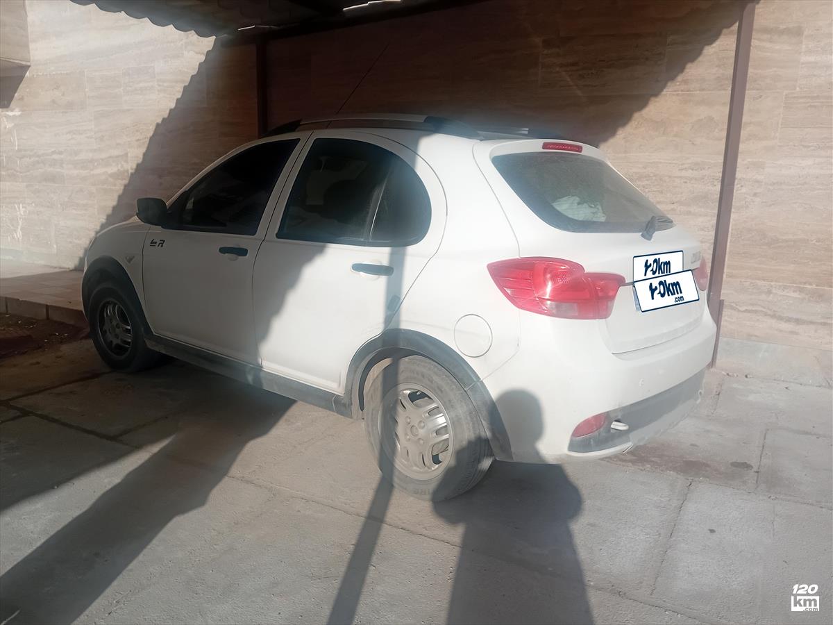 فروش کوییک R ۱۴۰۱ سفید بجنورد (۲۴ بهمن ۱۴۰۴)