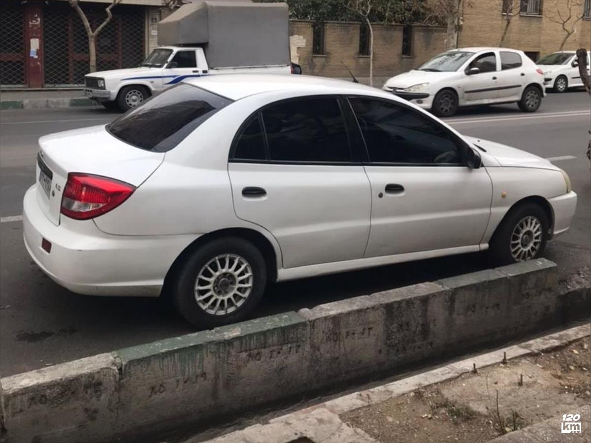 فروش کیا ریو ۱۳۸۵ سفید چند لکه رنگ تهران پاسداران (۲۵ بهمن ۱۴۰۴)