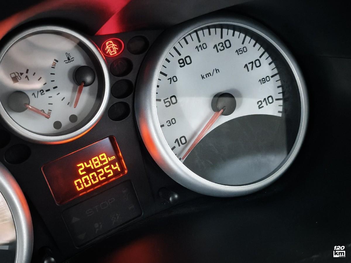 فروش پژو 207 ۱۴۰۴ (کم کارکرد) مشکی بدون رنگ کرمانشاه جوانرود (۳۰ بهمن ۱۴۰۴)