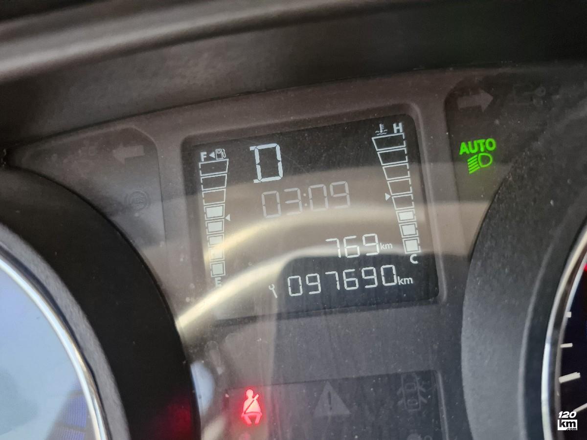 فروش تارا ۱۴۰۰ سفید یخچالی درب تعویض تهران تهرانپارس شرقی (۱ اسفند ۱۴۰۴)