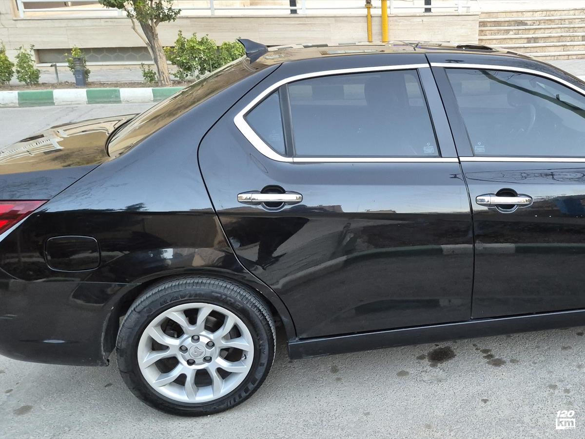 فروش دنا پلاس توربو ۱۳۹۹ مشکی بدون رنگ اصفهان پروین (۱ اسفند ۱۴۰۴)