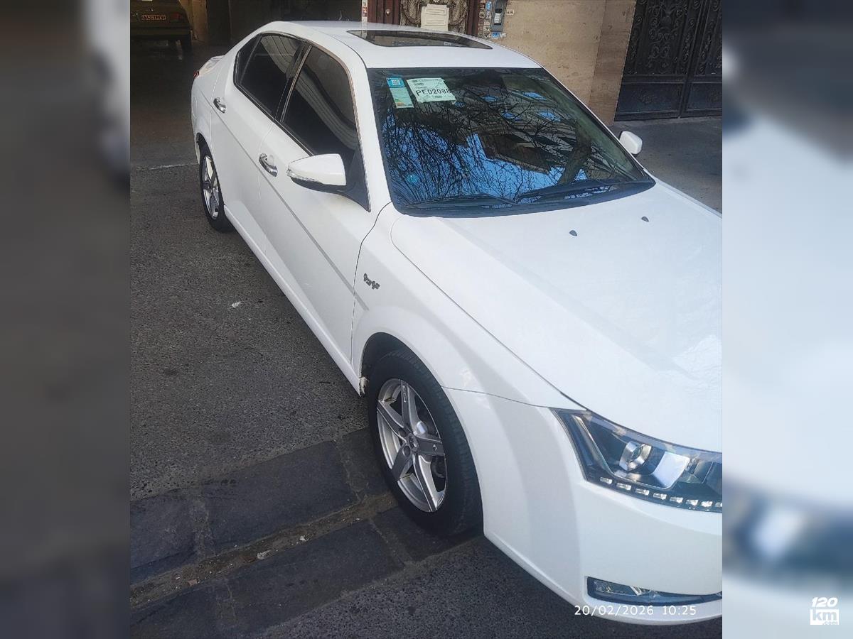 فروش دنا پلاس توربو ۱۴۰۲ (کم کارکرد) سفید بدون رنگ تهران هاشم آباد (۴ اسفند ۱۴۰۴)