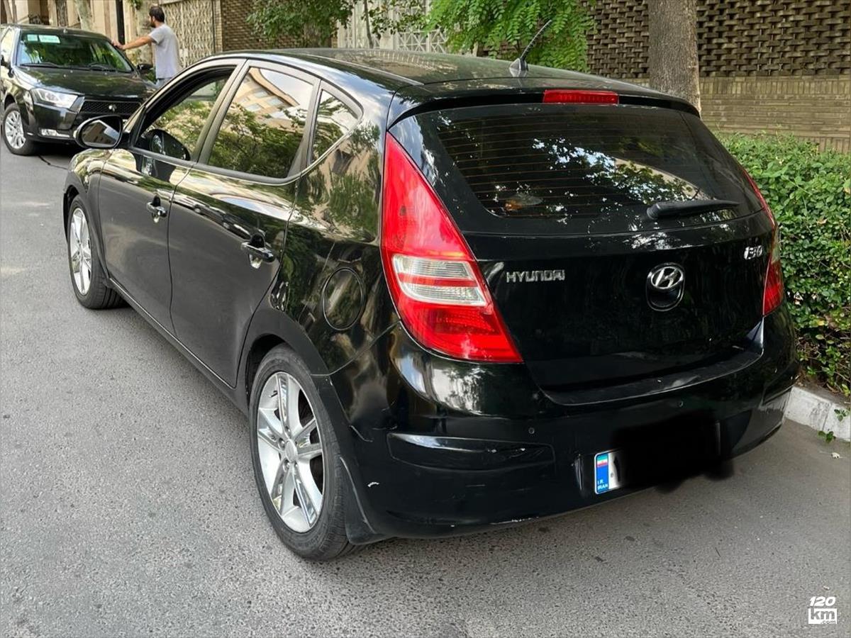 فروش هیوندای سری i i30 ۲۰۱۱ مشکی یک لکه رنگ تهران فرمانیه (۷ اسفند ۱۴۰۴)