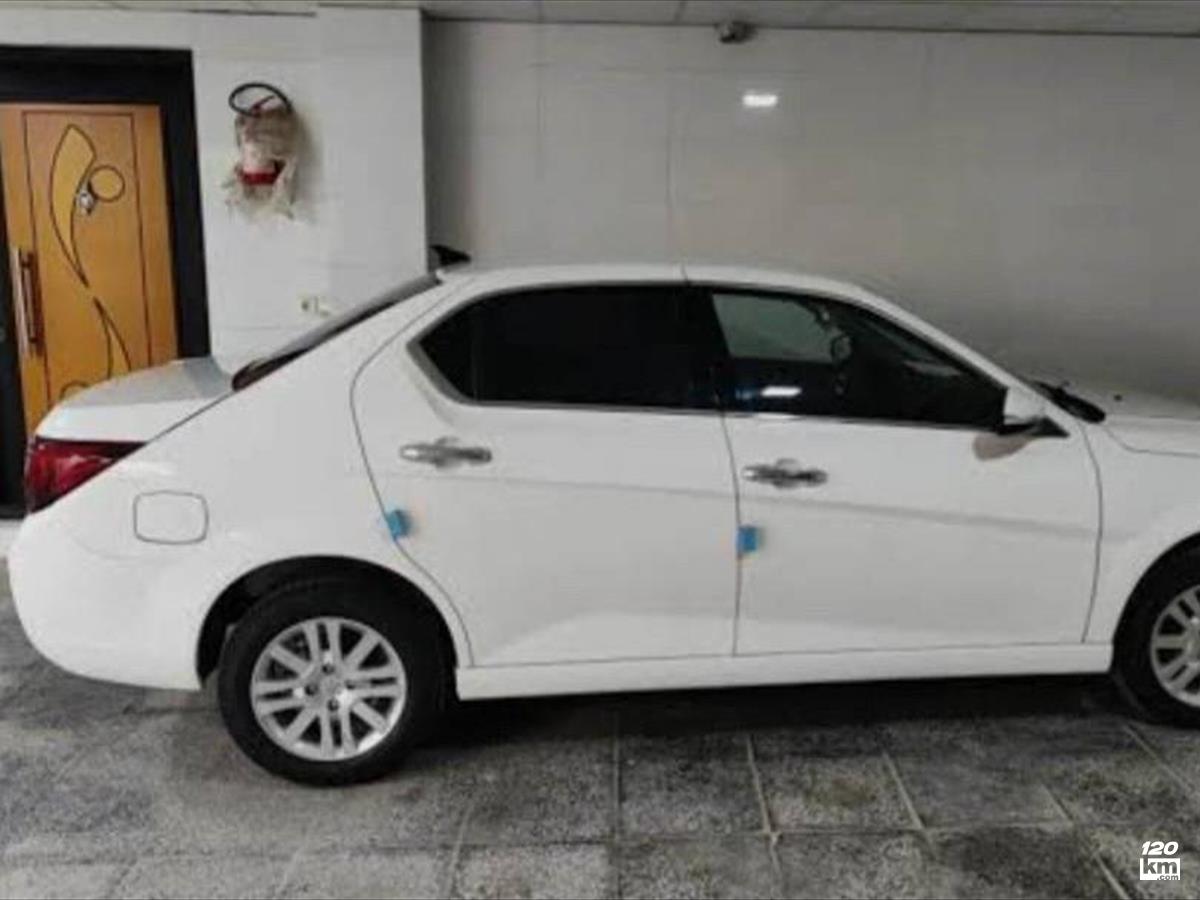 فروش دنا پلاس ۱۴۰۴ (کم کارکرد) سفید بدون رنگ مازندران چالوس (۸ اسفند ۱۴۰۴)