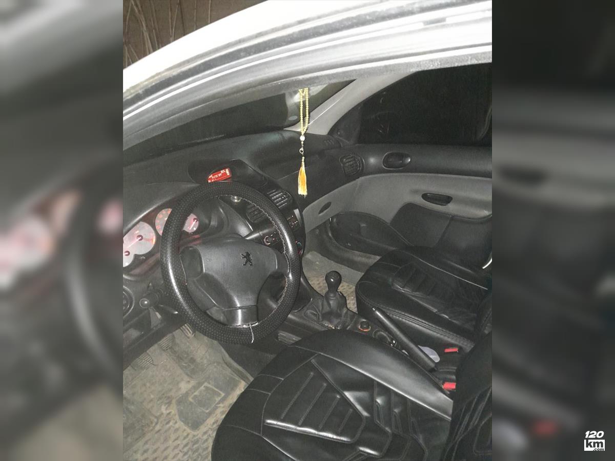 فروش پژو 206 تیپ 3 ۱۳۹۵ سفید چند لکه رنگ گیلان رودسر (۹ اسفند ۱۴۰۴)