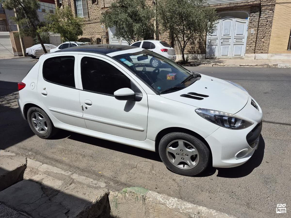 فروش پژو 207 ۱۴۰۲ سفید بدون رنگ قم بلوار دانش (۱۲ مرداد ۱۴۰۵)