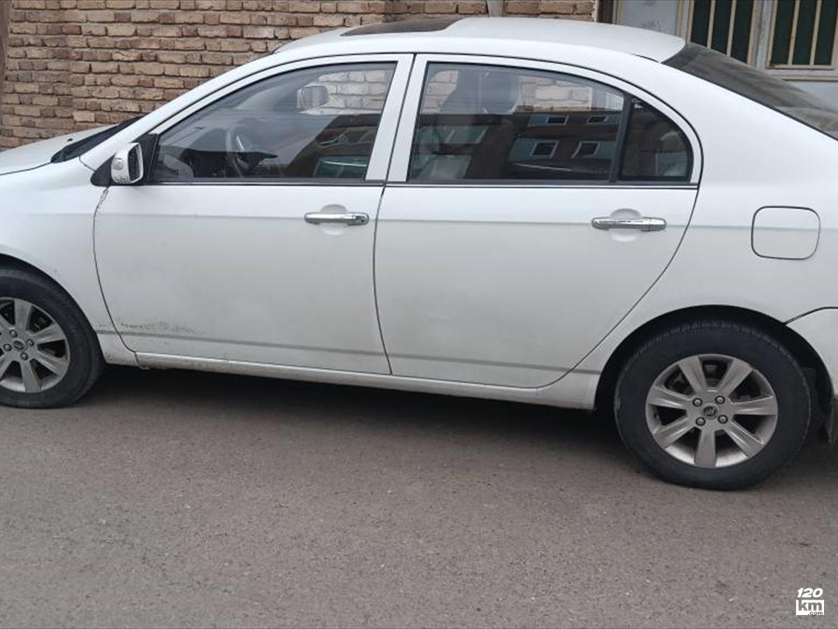 فروش لیفان 620 1.8L ۲۰۱۵ سفید دو لکه رنگ اردبیل ججین (۴ شهریور ۱۴۰۵)