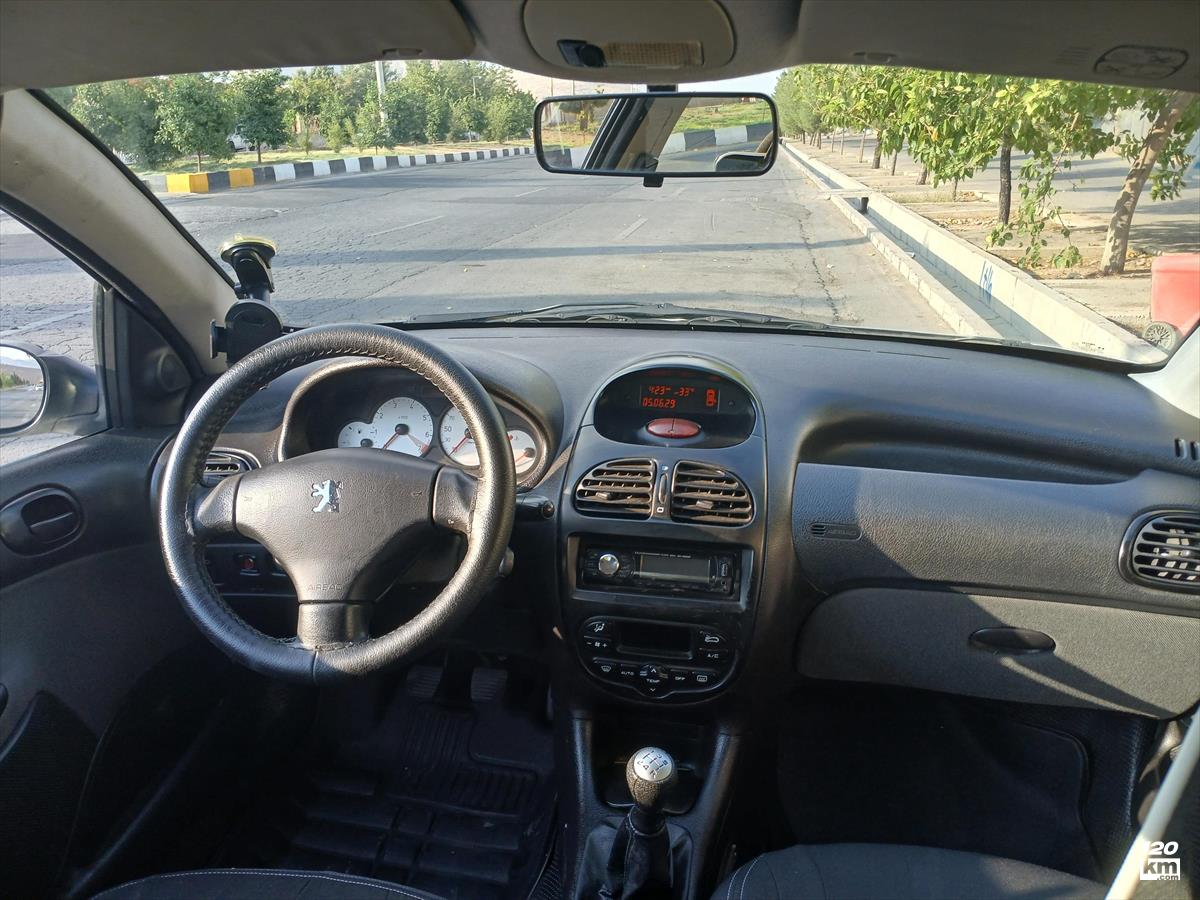 فروش پژو 206 SD V8 ۱۳۹۳ نقره ای دور رنگ شیراز باهنر شمالی (۲ مهر ۱۴۰۵)